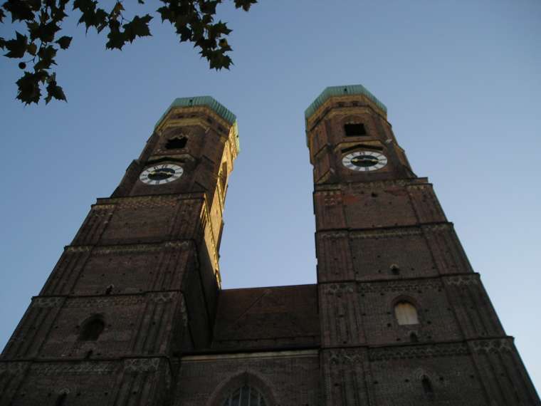 Frauenkirche zespodu
[760×570 – 0 kB]