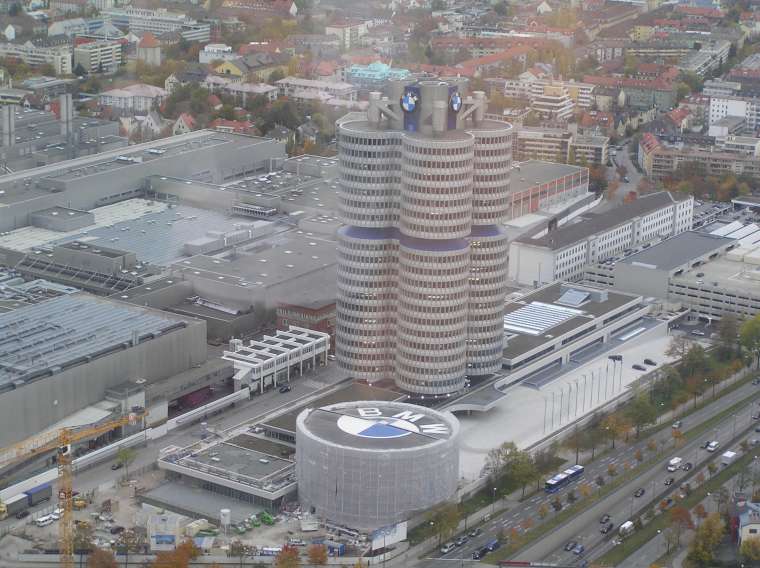 Pohled na tovrnu BMW
[760×569 – 0 kB]