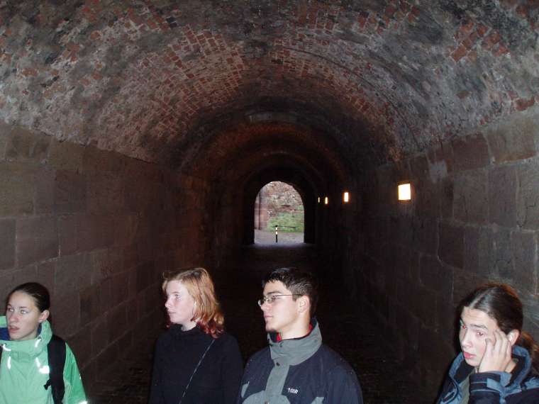 Tunel vedouc k hradu
[760×570 – 0 kB]